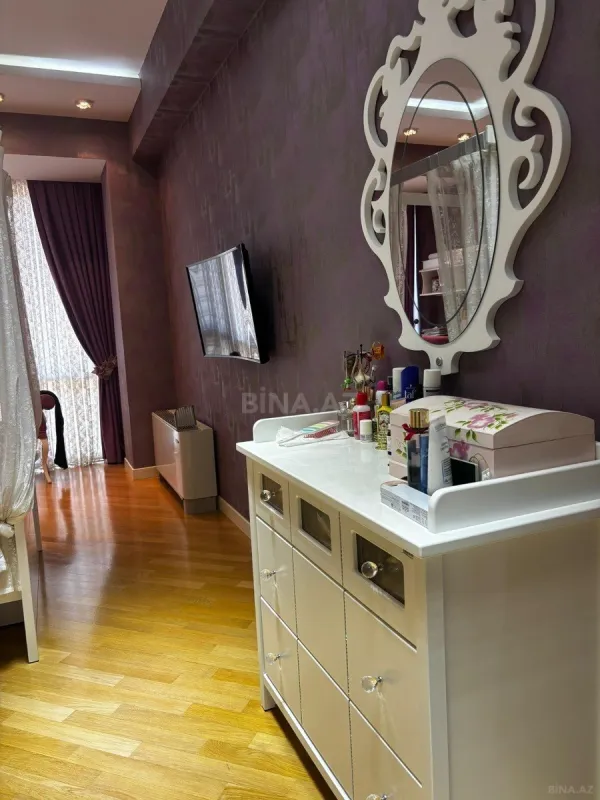 Kirayə verilir 4 otaqlı mənzil 166 m²