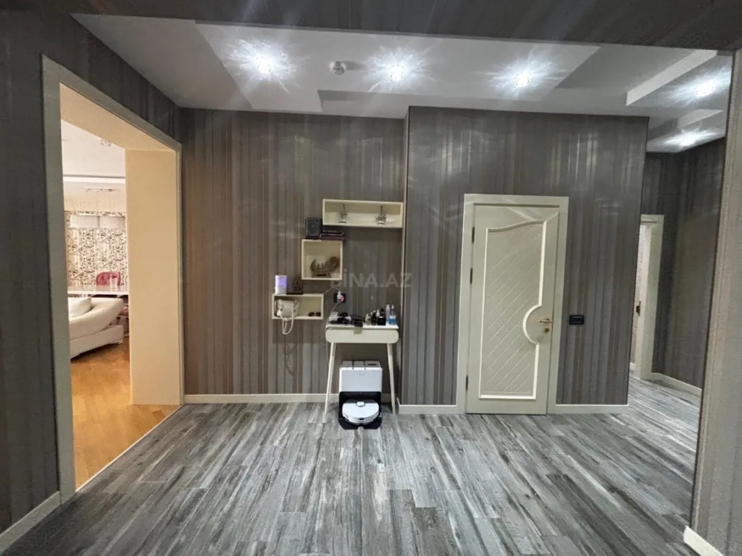 Kirayə verilir 4 otaqlı mənzil 166 m²