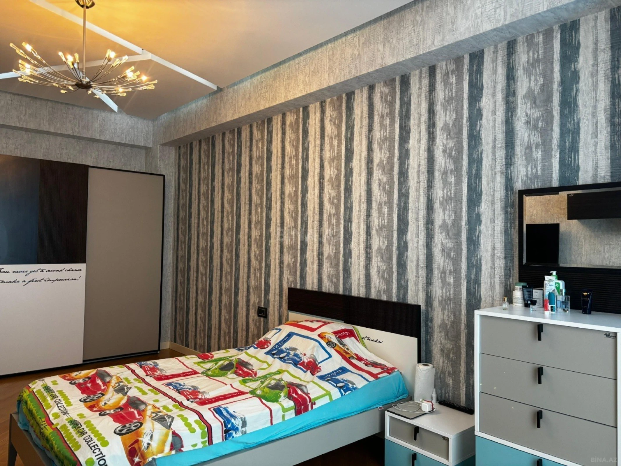 Kirayə verilir 4 otaqlı mənzil 166 m²