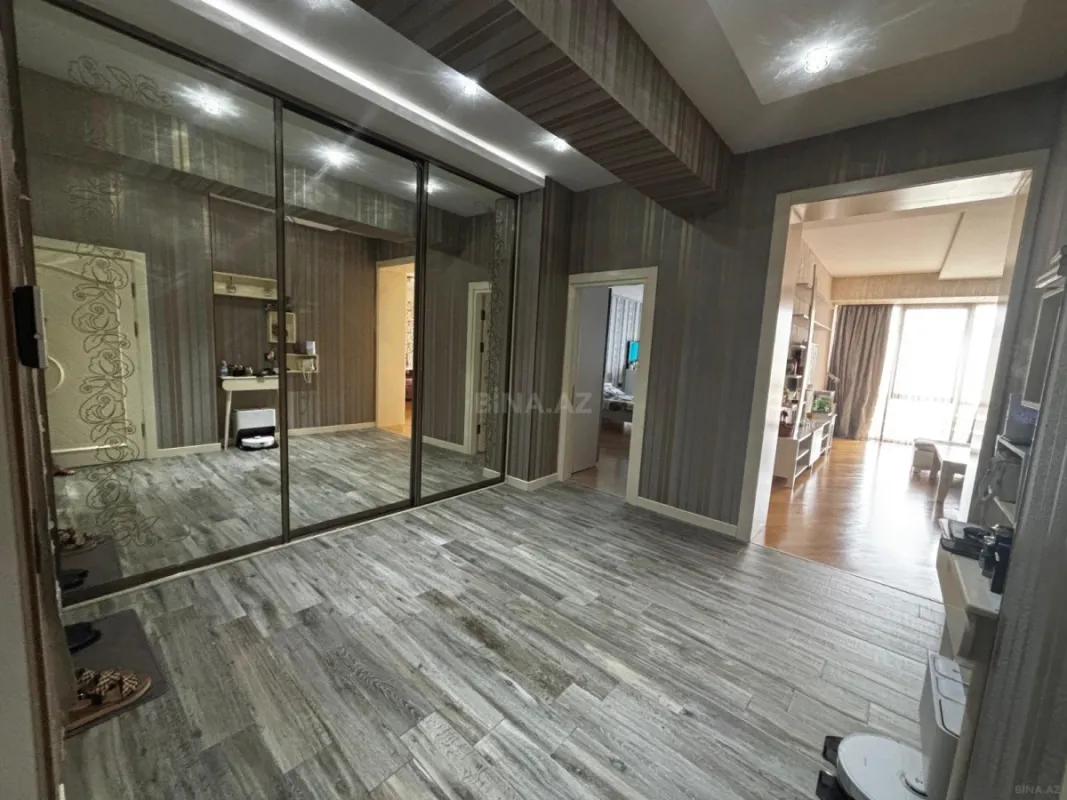 Kirayə verilir 4 otaqlı mənzil 166 m²