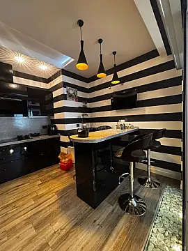 Kirayə verilir 4 otaqlı mənzil 166 m²