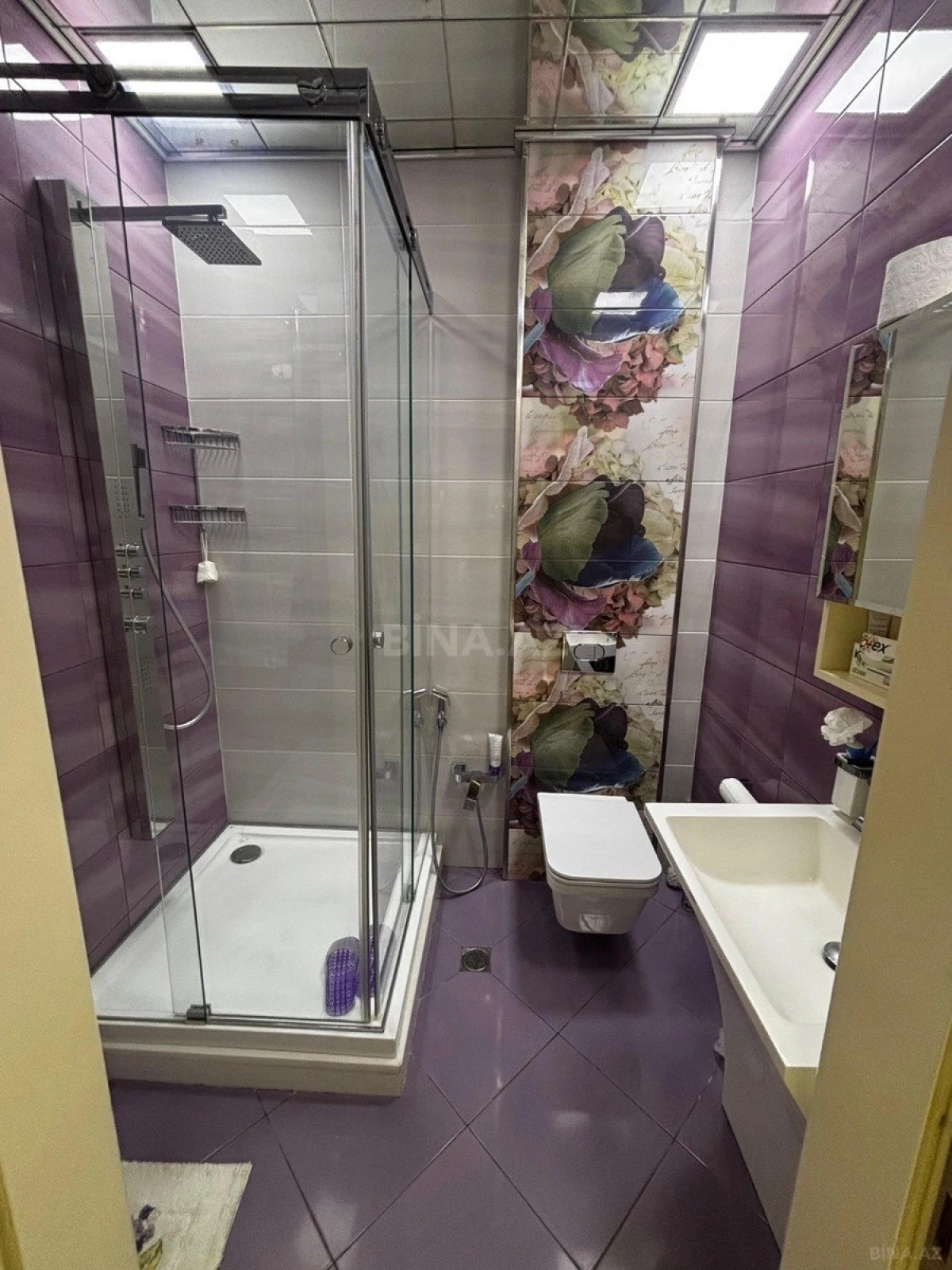 Kirayə verilir 4 otaqlı mənzil 166 m²