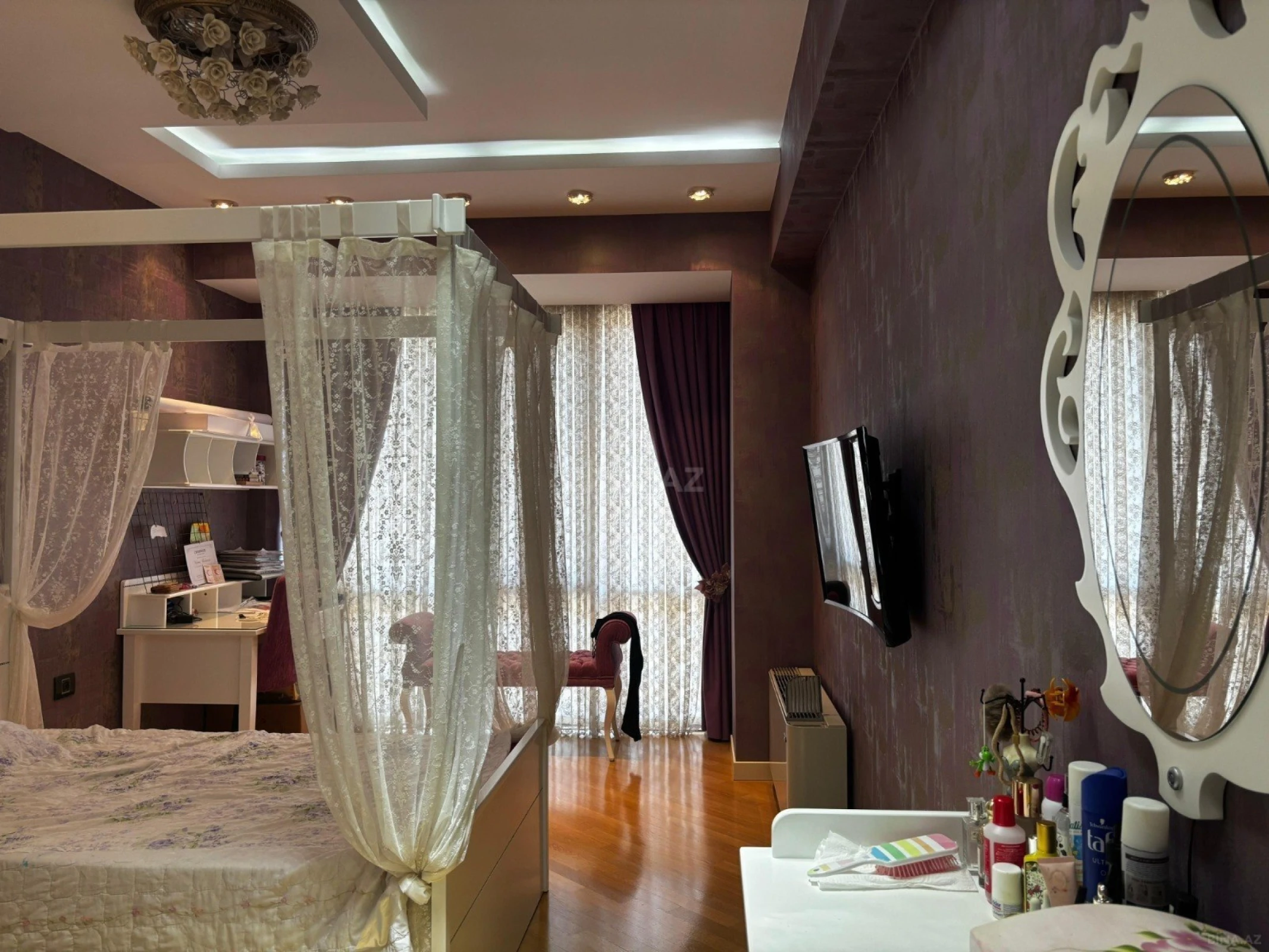 Kirayə verilir 4 otaqlı mənzil 166 m²