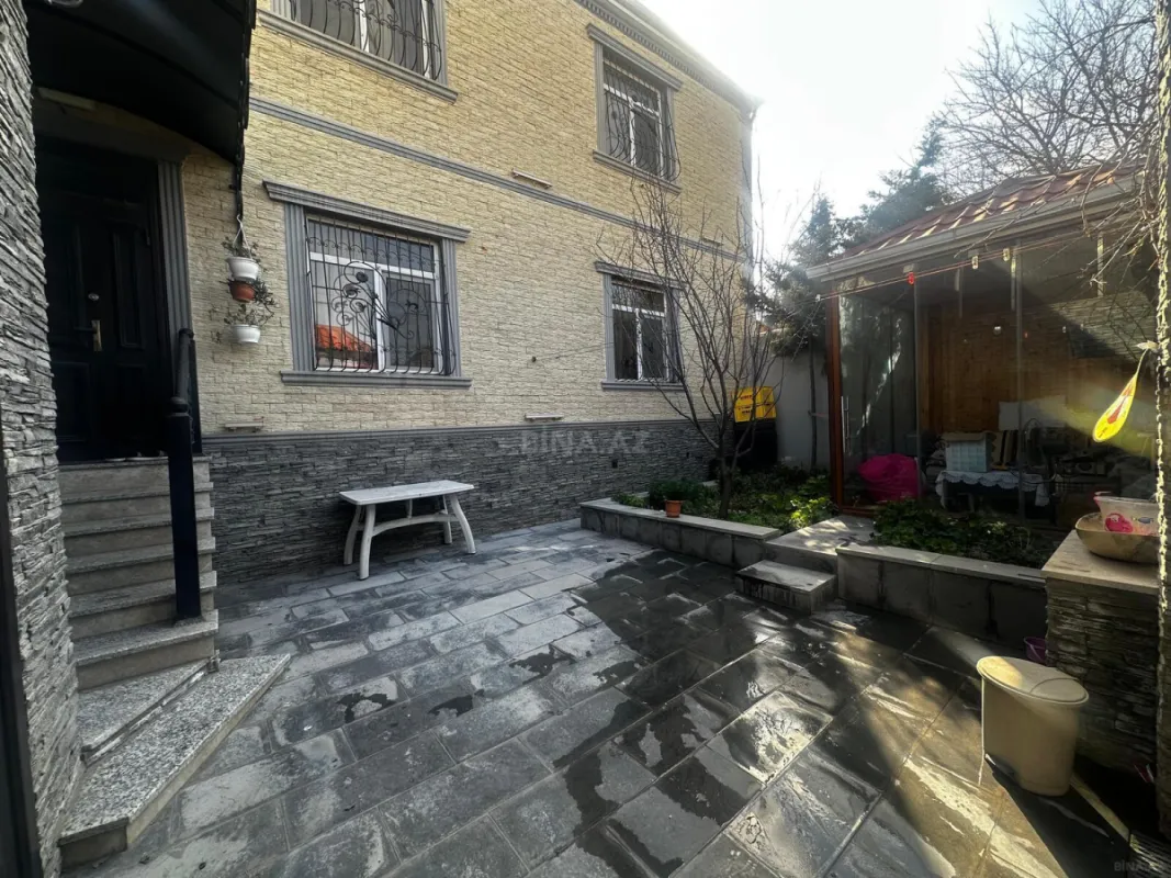Satılır 5 otaqlı həyət evi 170 m²