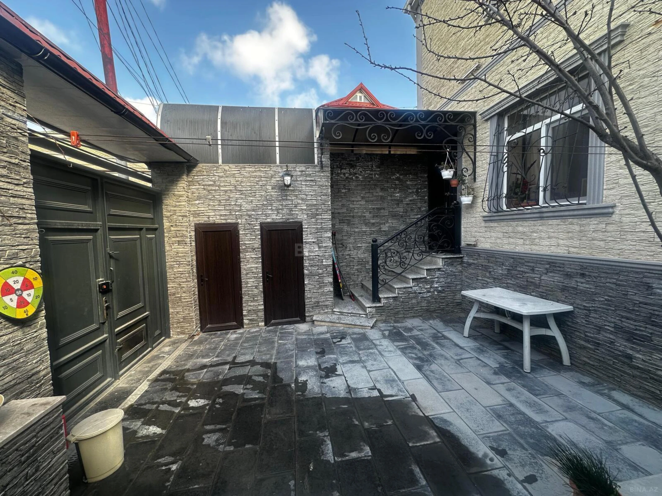 Satılır 5 otaqlı həyət evi 170 m²