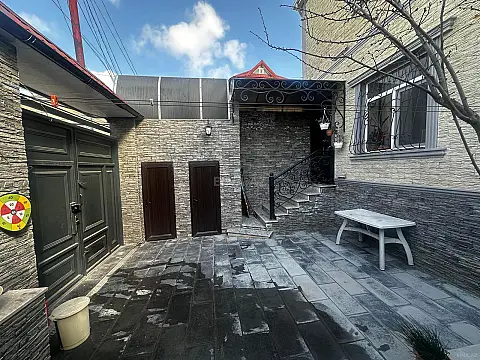 Satılır 5 otaqlı həyət evi 170 m²