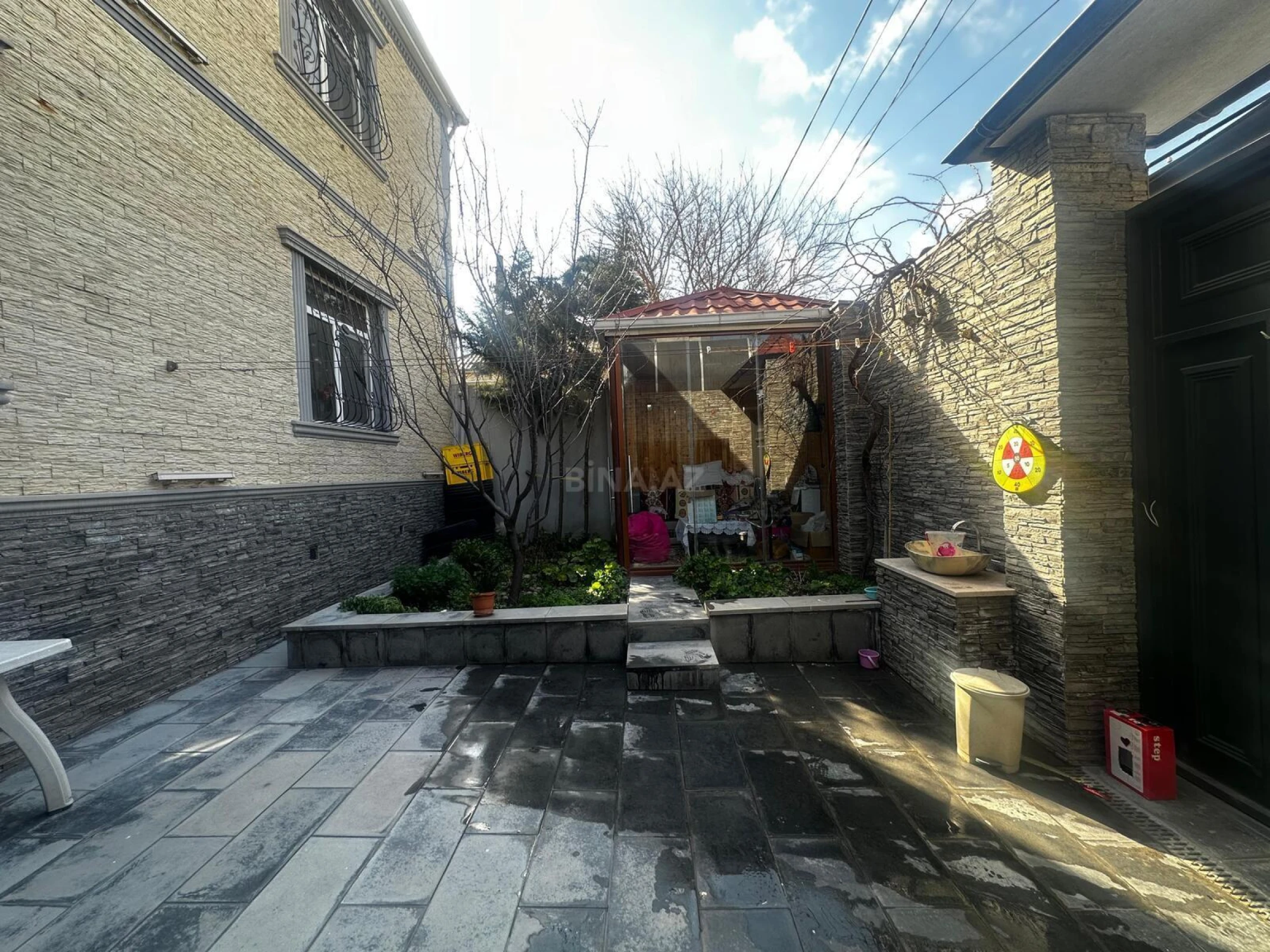 Satılır 5 otaqlı həyət evi 170 m²