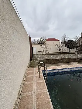 Satılır 5 otaqlı həyət evi 160 m²