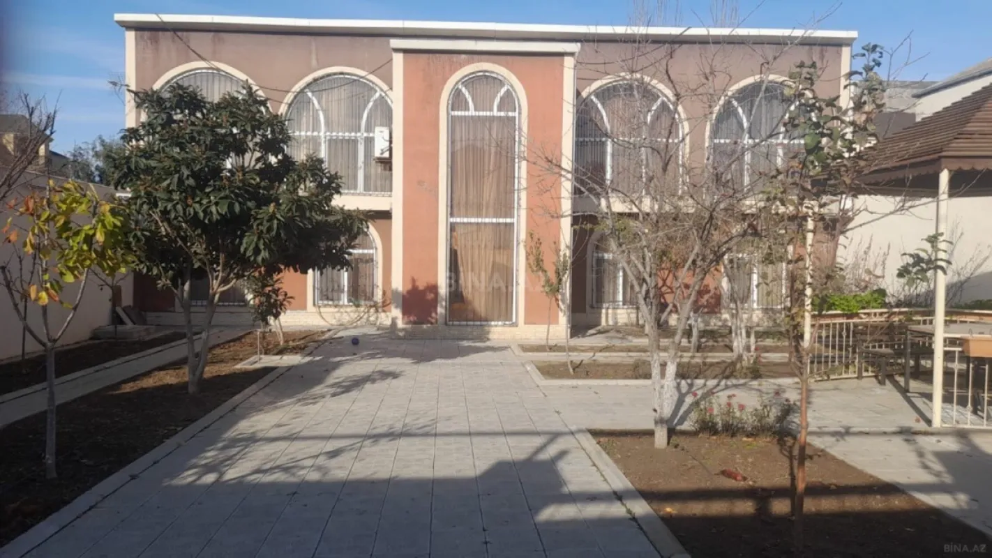 Satılır 5 otaqlı həyət evi 160 m²