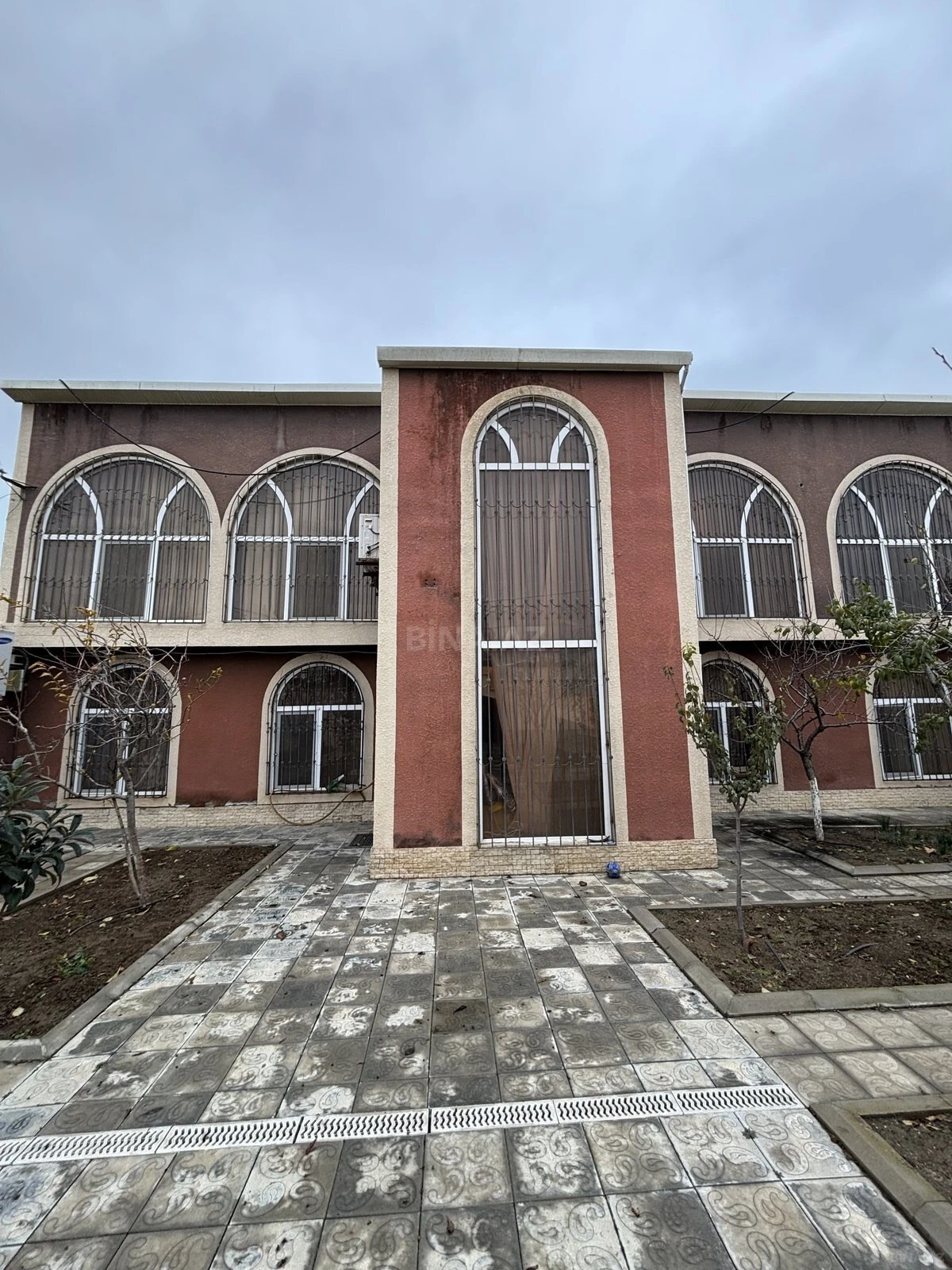 Satılır 5 otaqlı həyət evi 160 m²