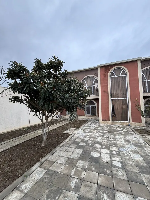 Satılır 5 otaqlı həyət evi 160 m²