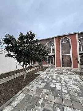 Satılır 5 otaqlı həyət evi 160 m²