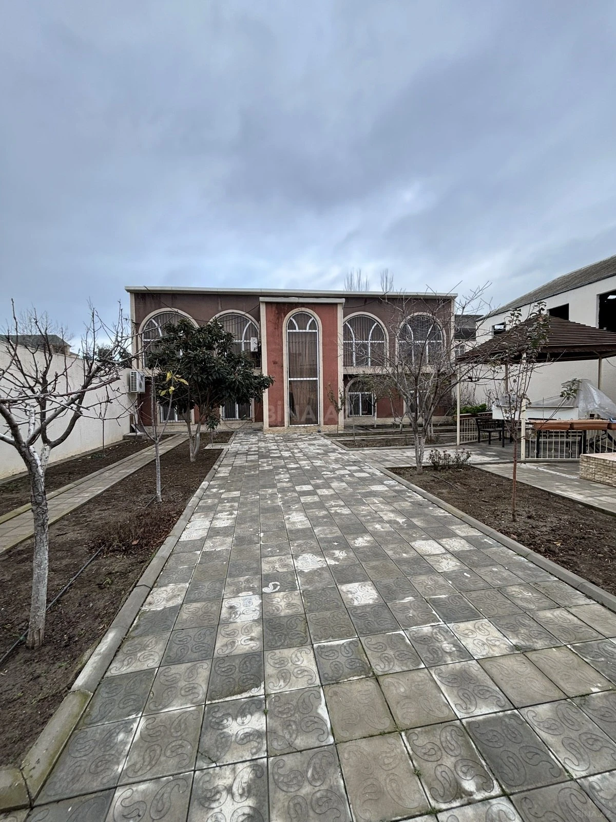 Satılır 5 otaqlı həyət evi 160 m²