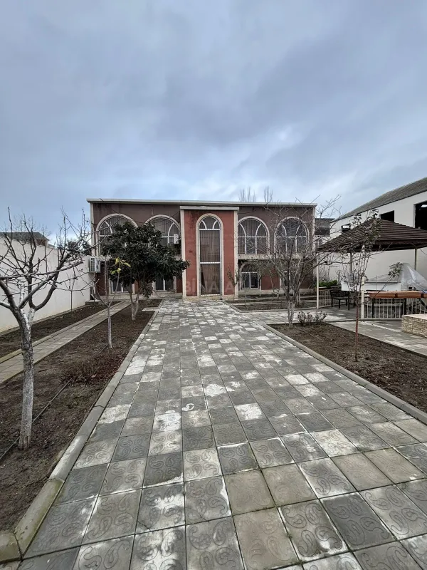Satılır 5 otaqlı həyət evi 160 m²