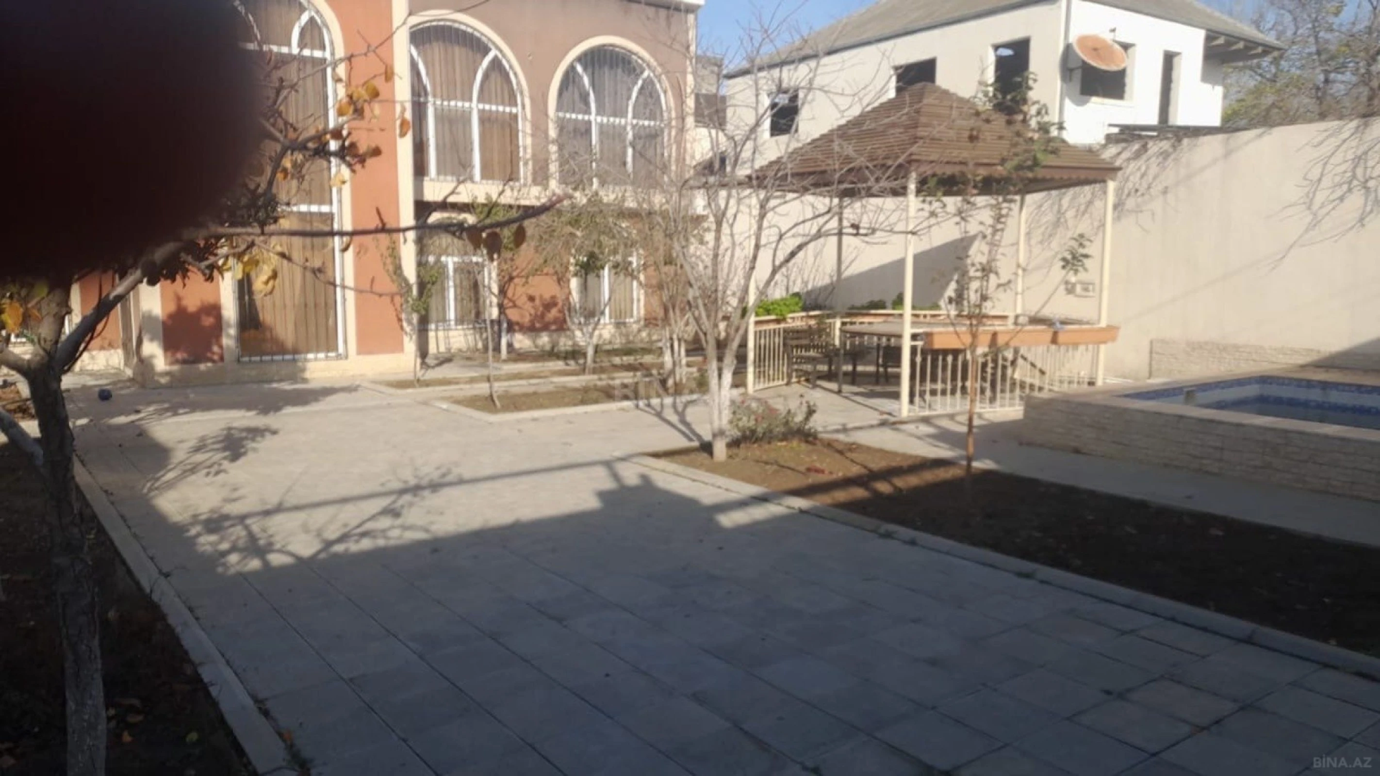 Satılır 5 otaqlı həyət evi 160 m²