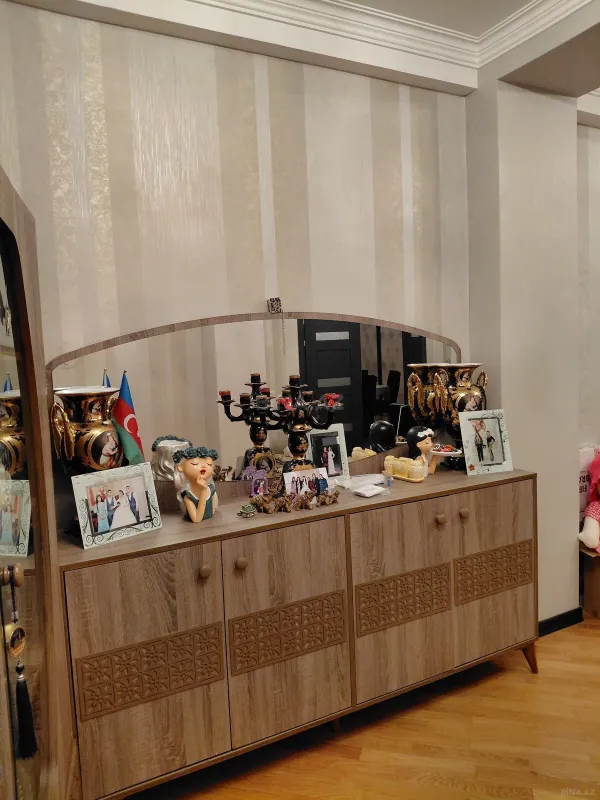 Satılır 5 otaqlı mənzil 138 m²