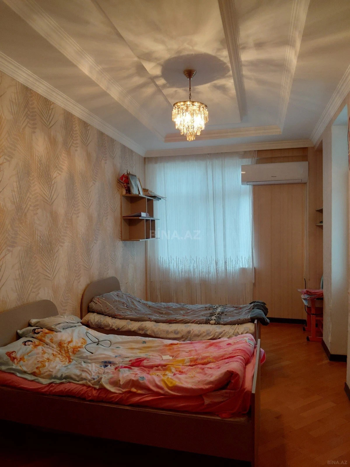 Satılır 5 otaqlı mənzil 138 m²