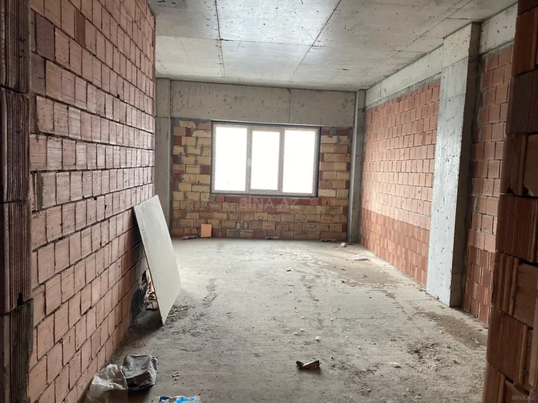 Satılır 4 otaqlı mənzil 168 m²