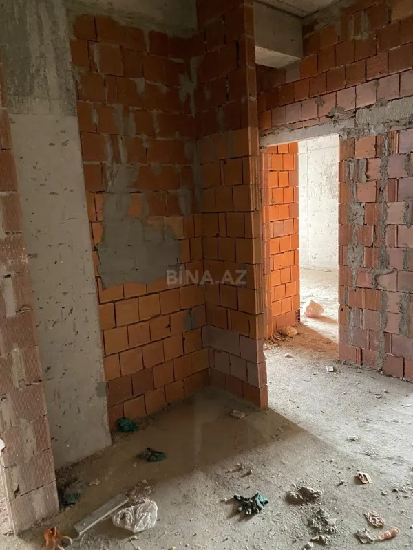 Satılır 4 otaqlı mənzil 168 m²
