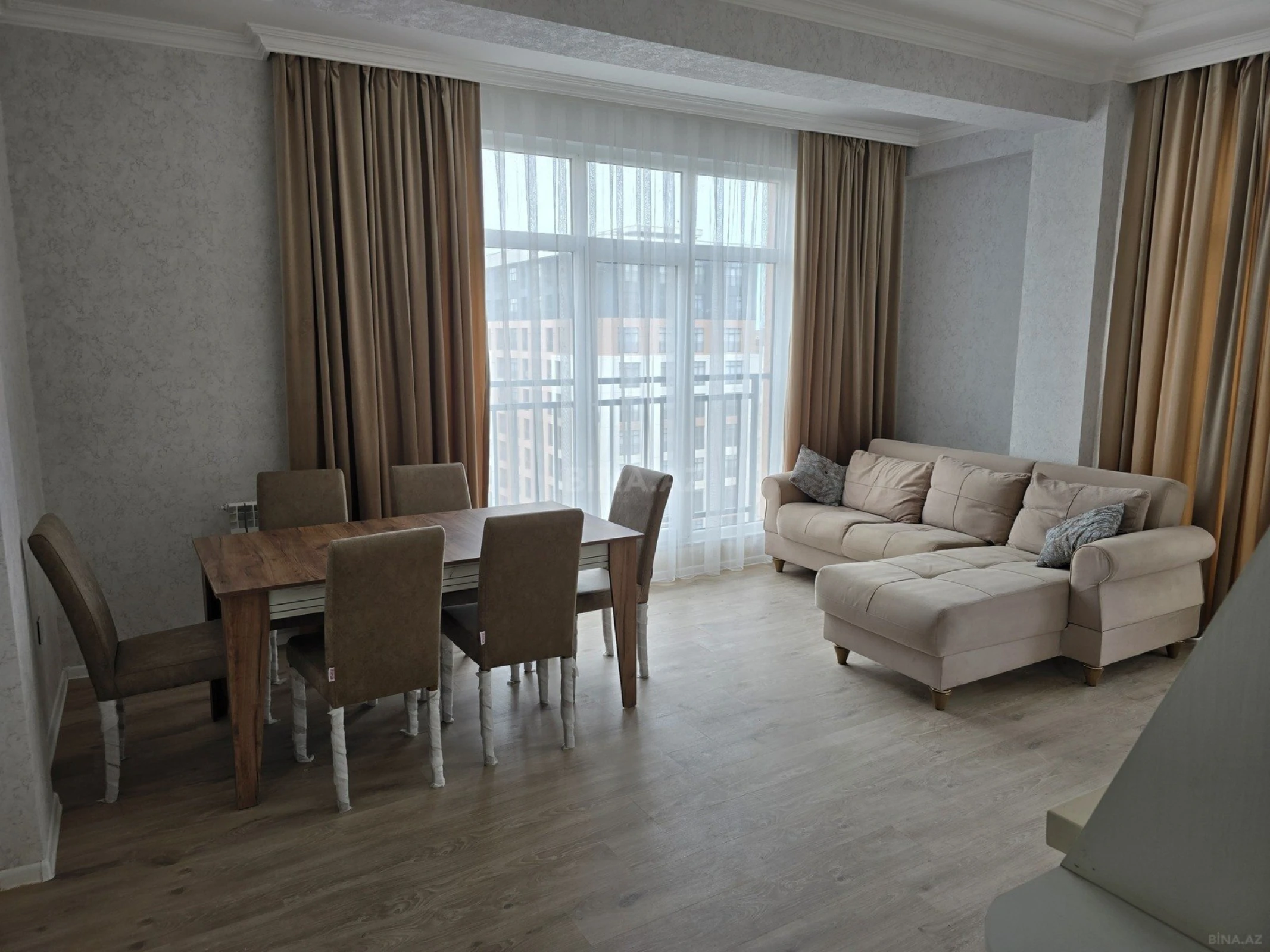 Kirayə verilir 3 otaqlı mənzil 75 m²