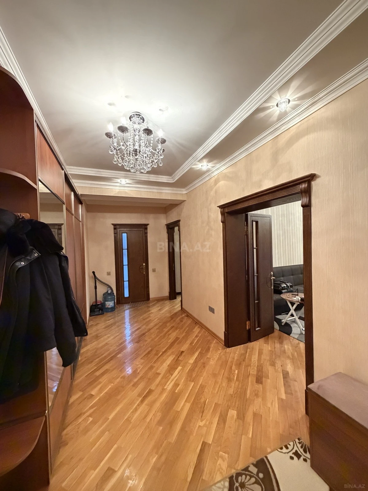 Satılır 2 otaqlı mənzil 81 m²