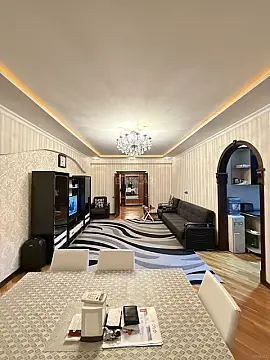 Satılır 2 otaqlı mənzil 81 m²
