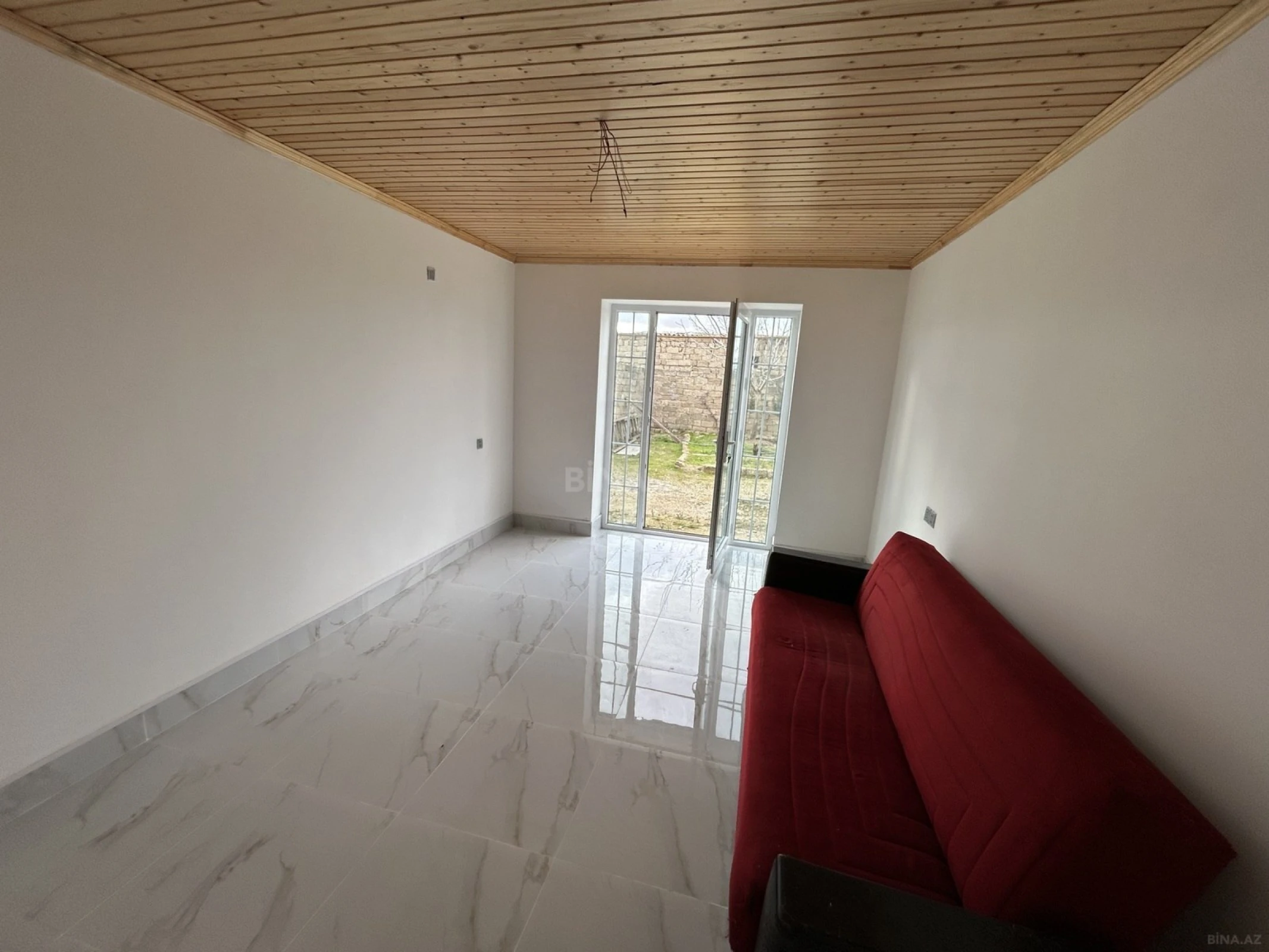 Satılır 6 otaqlı həyət evi 200 m²