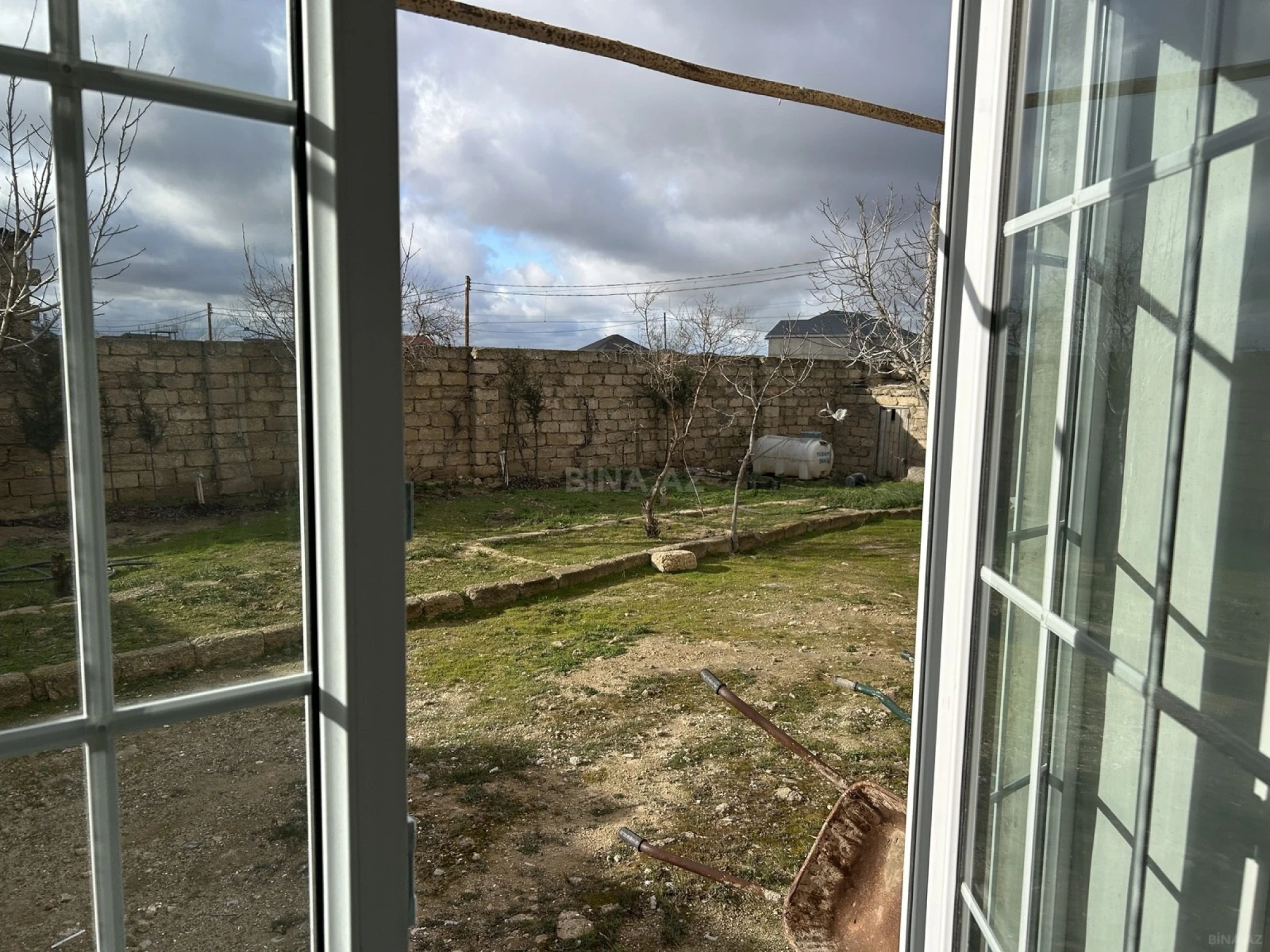 Satılır 6 otaqlı həyət evi 200 m²