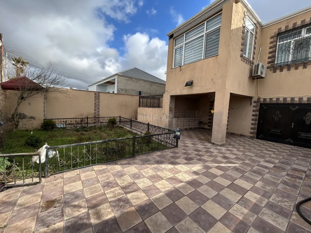 Satılır 6 otaqlı həyət evi 200 m²