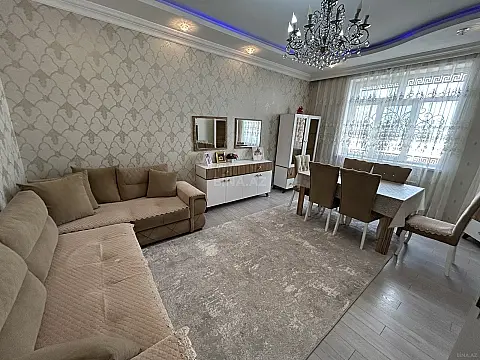 Satılır 6 otaqlı həyət evi 200 m²