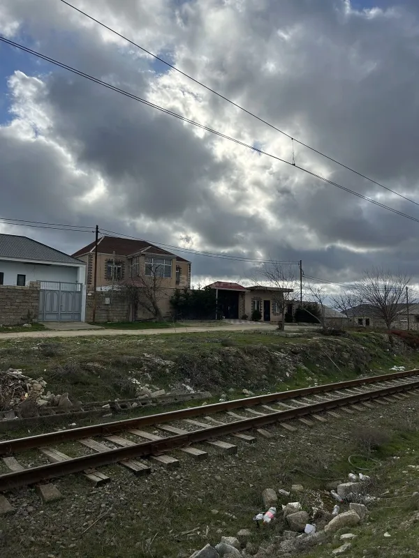 Satılır 6 otaqlı həyət evi 200 m²