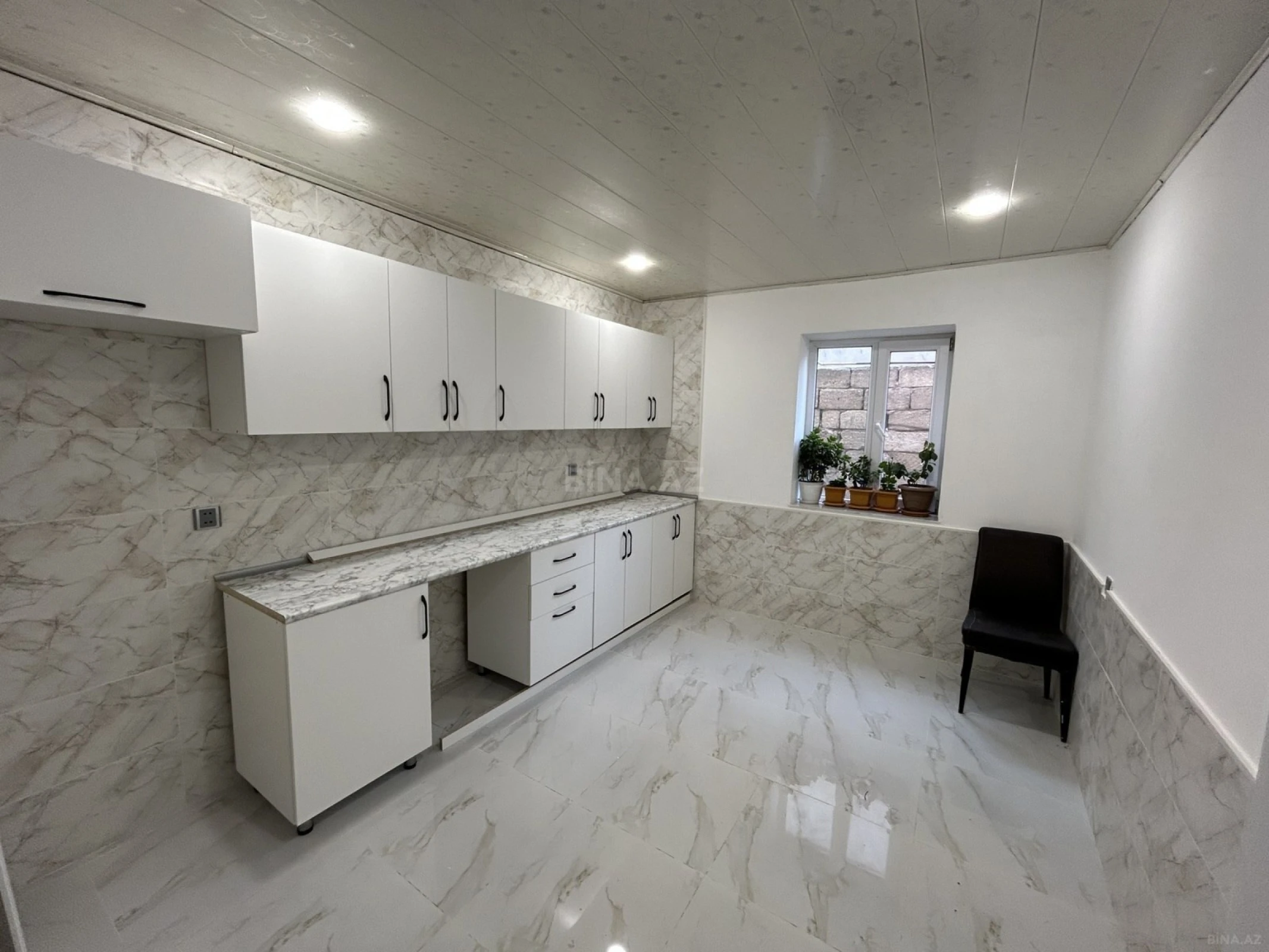 Satılır 6 otaqlı həyət evi 200 m²