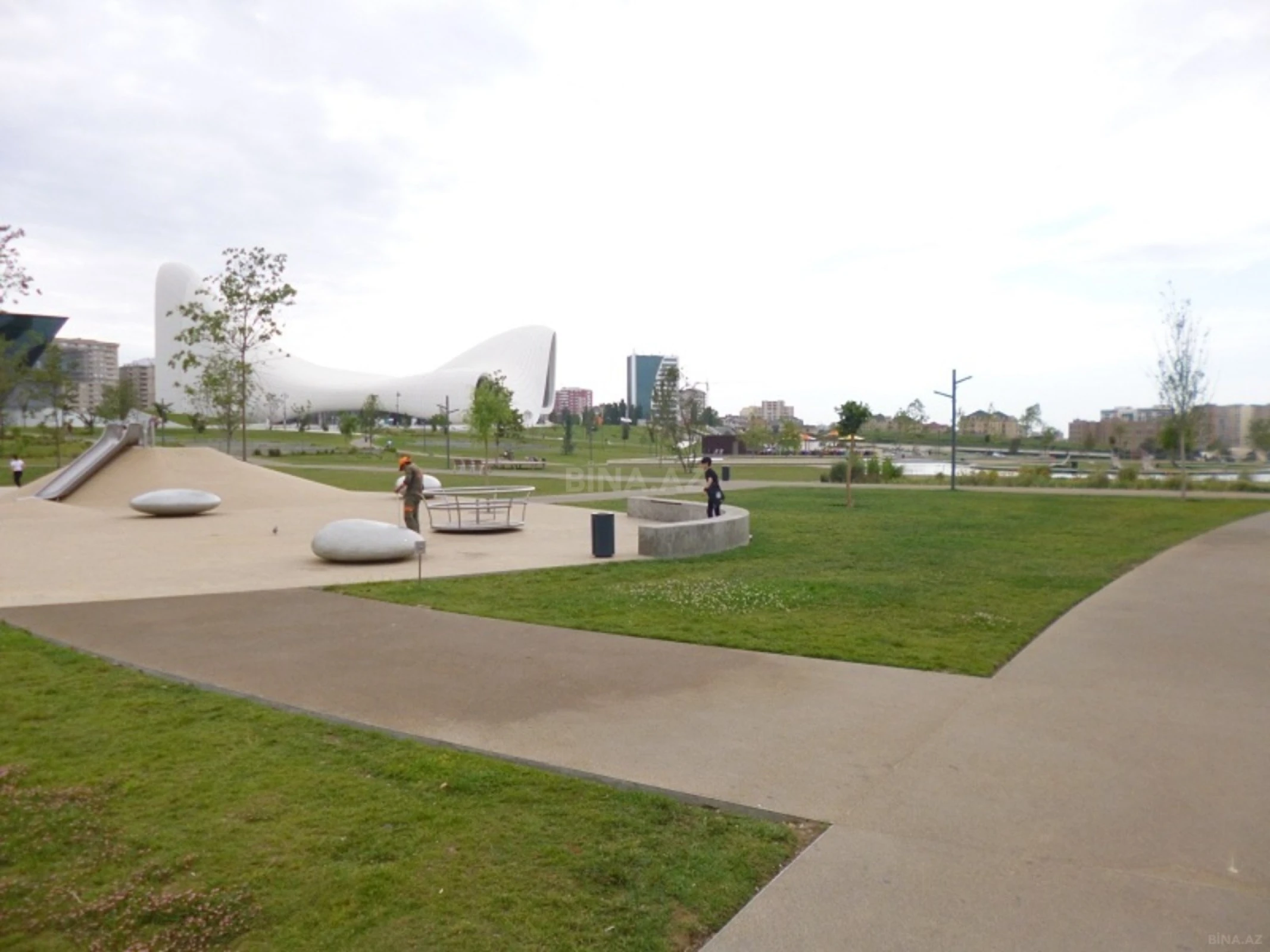 Satılır 2 otaqlı mənzil 65 m²