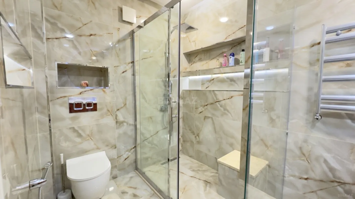 Satılır 7 otaqlı həyət evi 440 m²