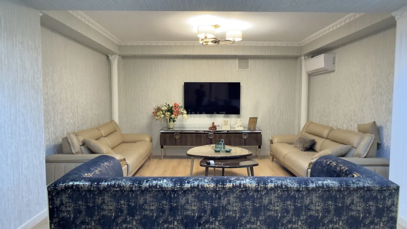 Satılır 7 otaqlı həyət evi 440 m²