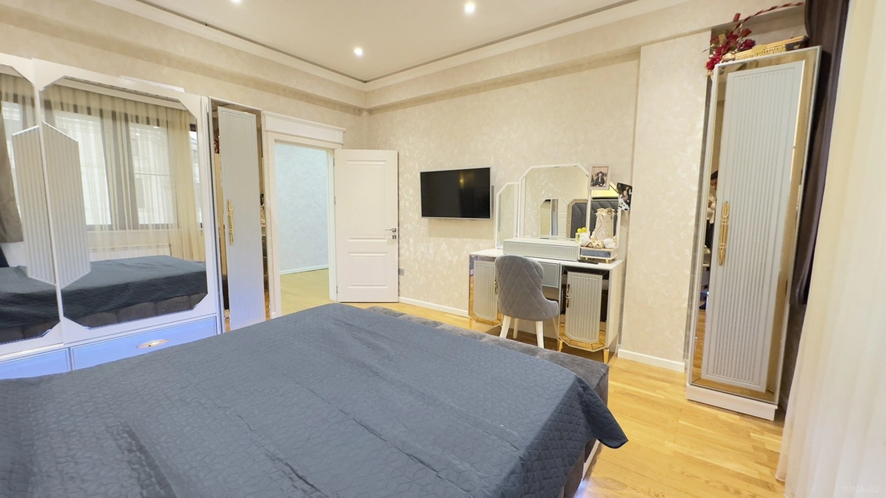 Satılır 7 otaqlı həyət evi 440 m²