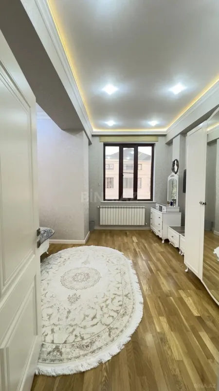 Satılır 7 otaqlı həyət evi 440 m²