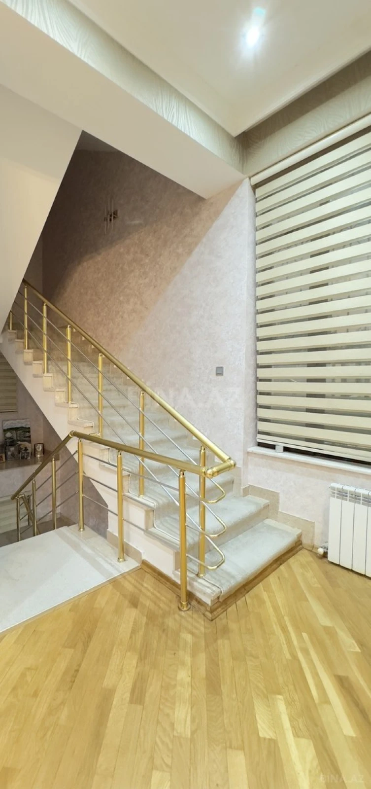 Satılır 7 otaqlı həyət evi 440 m²