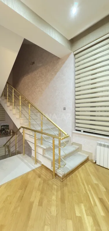 Satılır 7 otaqlı həyət evi 440 m²