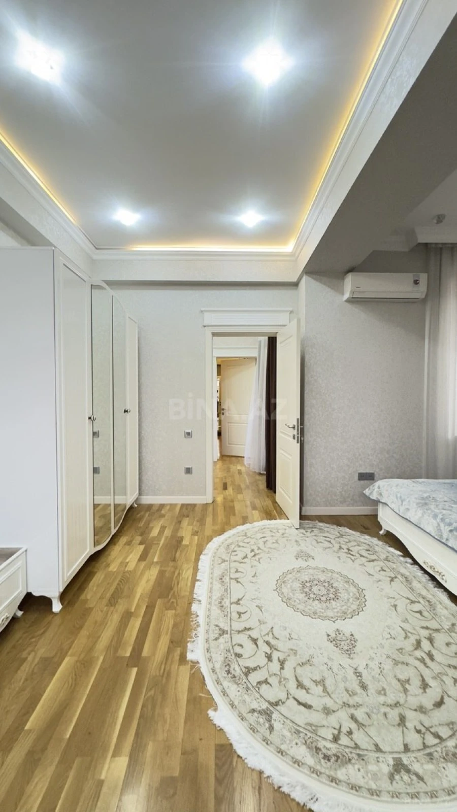 Satılır 7 otaqlı həyət evi 440 m²