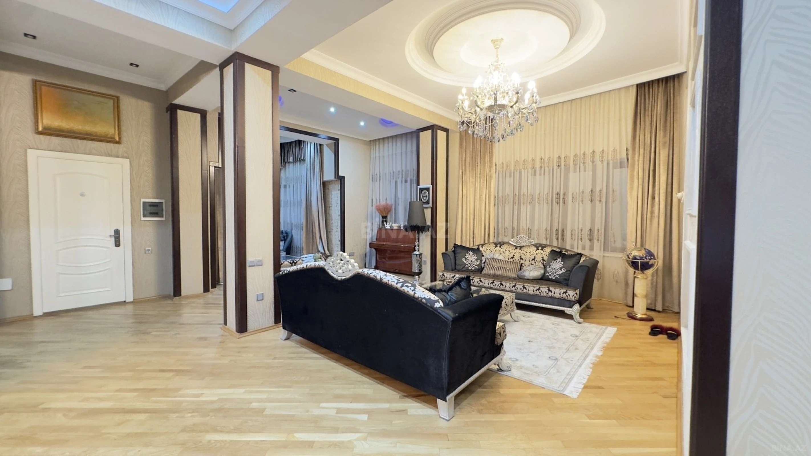 Satılır 7 otaqlı həyət evi 440 m²