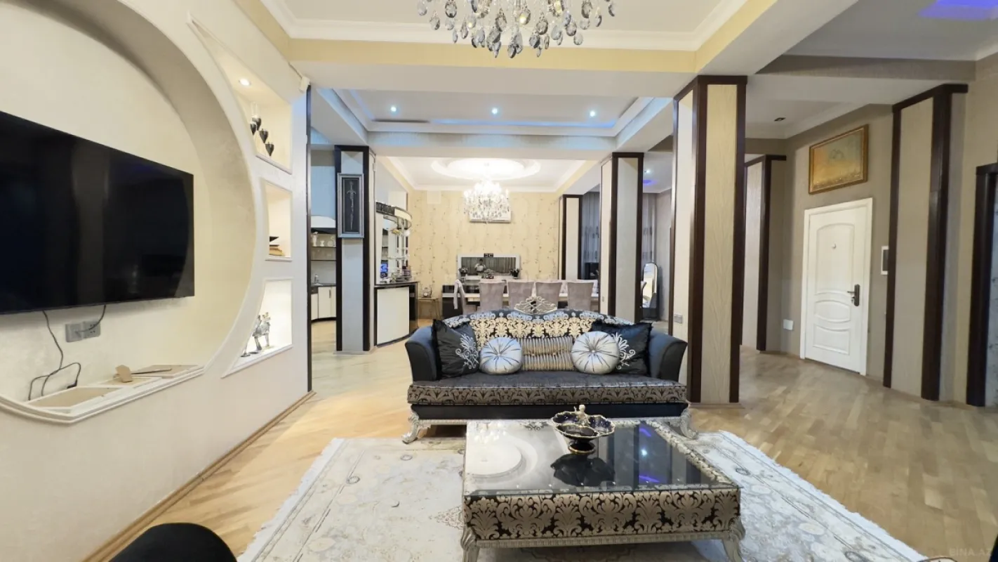 Satılır 7 otaqlı həyət evi 440 m²