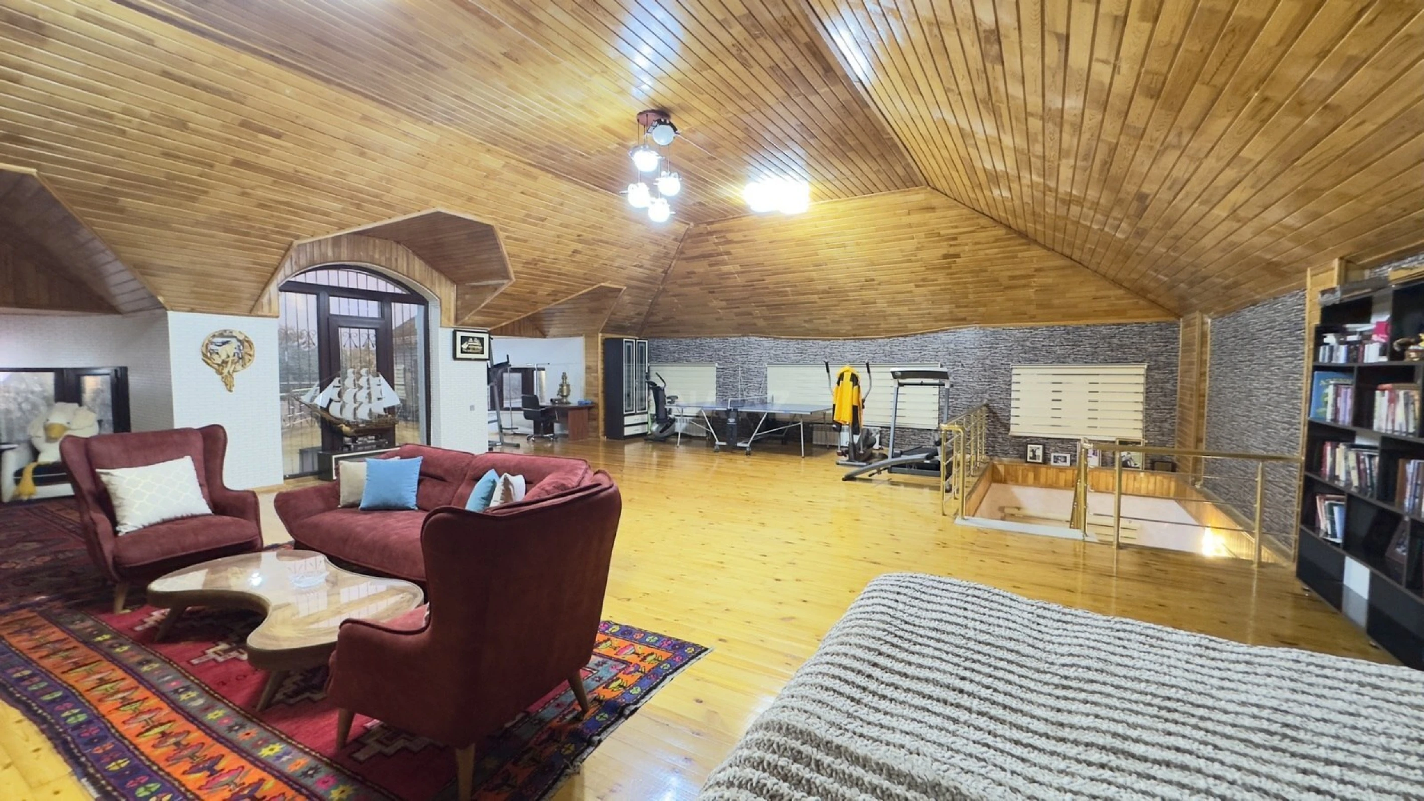 Satılır 7 otaqlı həyət evi 440 m²