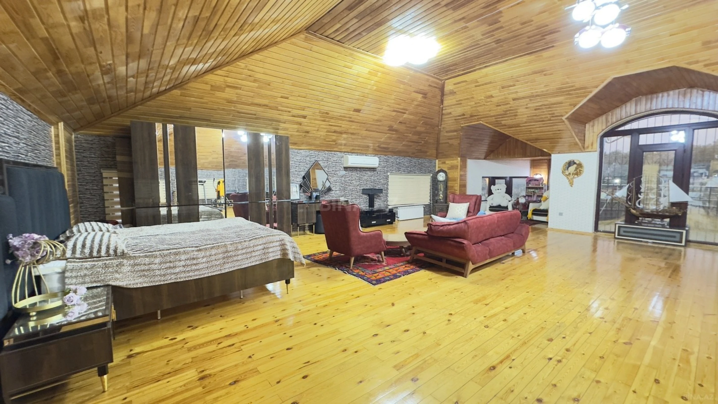 Satılır 7 otaqlı həyət evi 440 m²