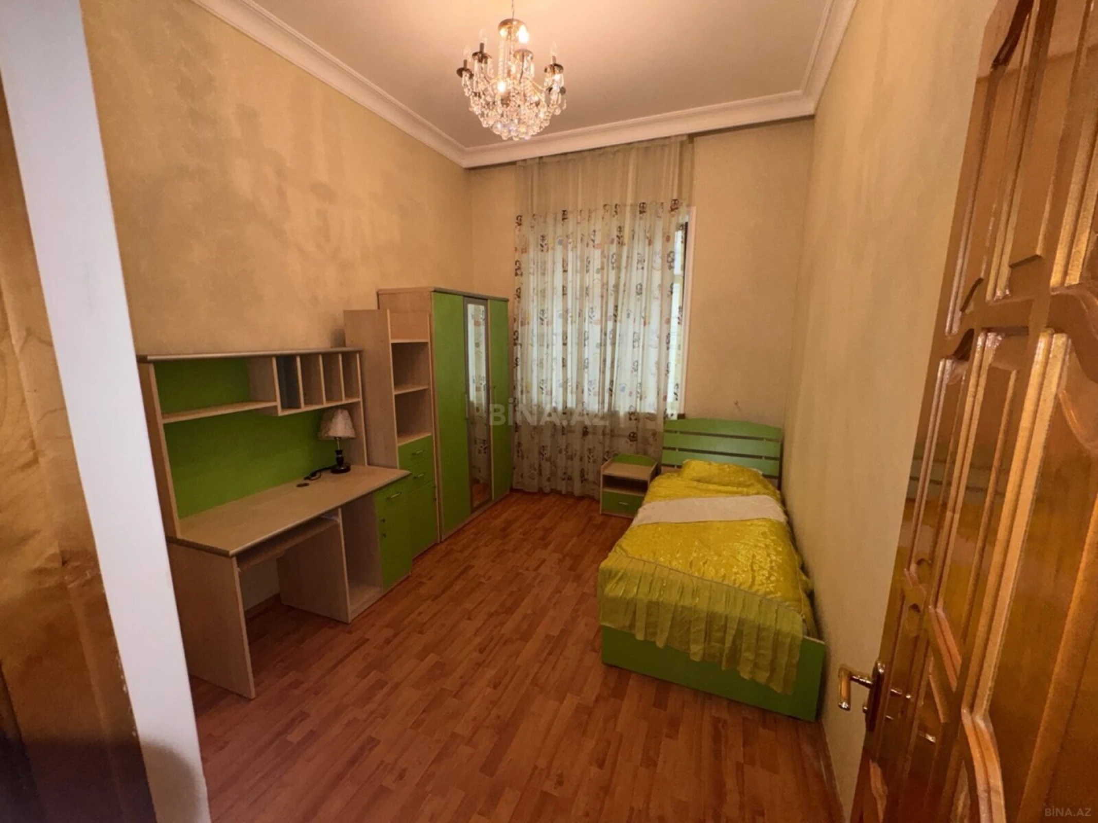 Satılır 9 otaqlı həyət evi 230 m²