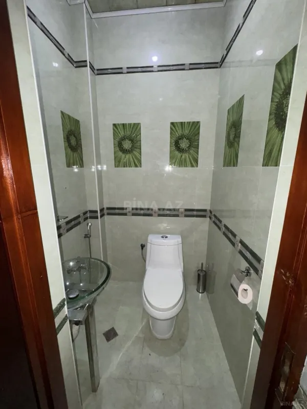 Satılır 9 otaqlı həyət evi 230 m²