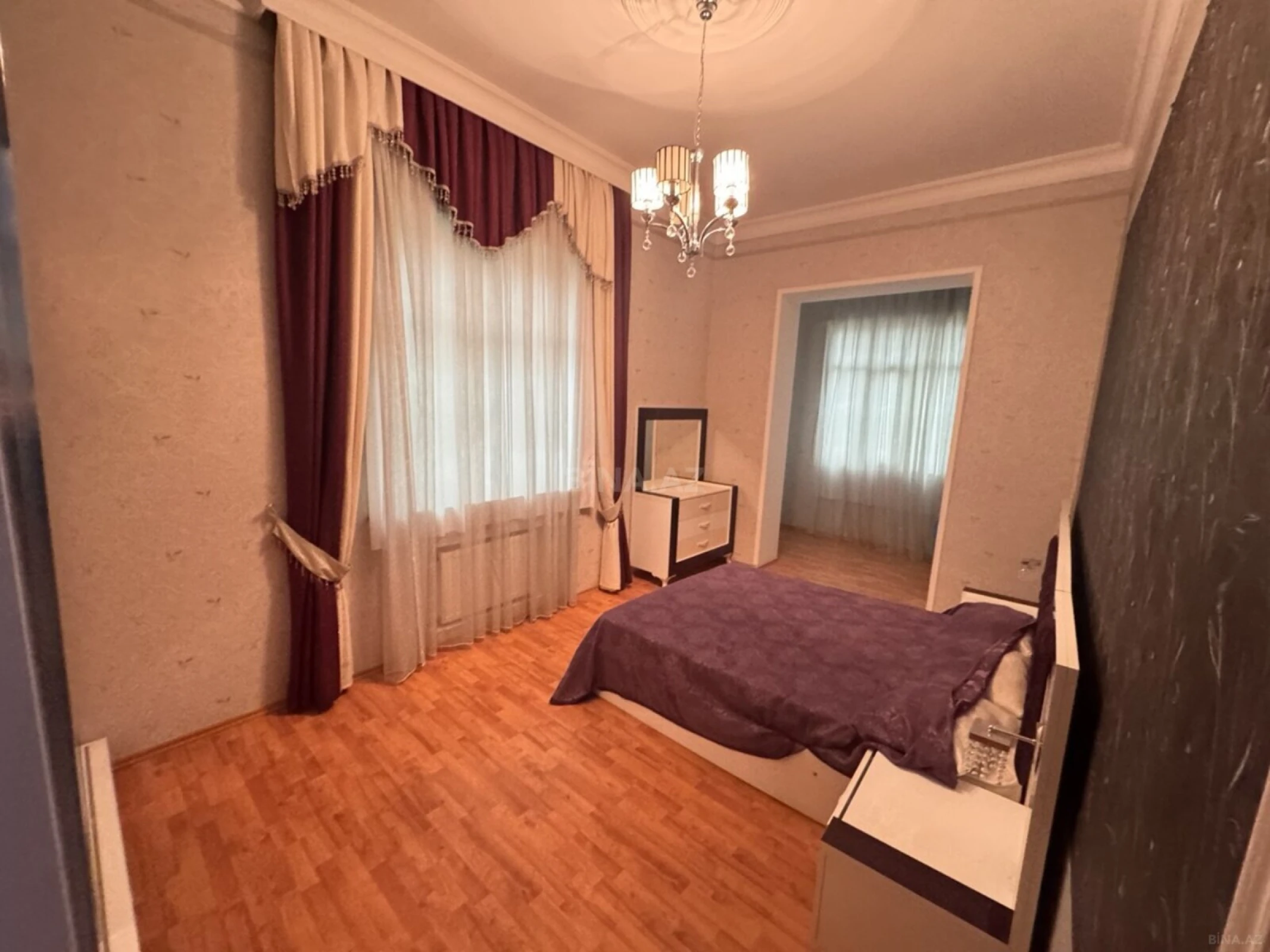 Satılır 9 otaqlı həyət evi 230 m²