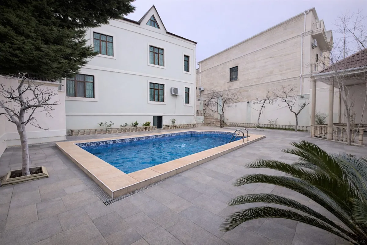 Satılır 9 otaqlı həyət evi 230 m²