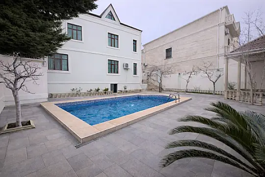 Satılır 9 otaqlı həyət evi 230 m² — Bakı, Bakıxanov 9 otaq 230.00 m²