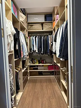 Satılır 4 otaqlı mənzil 155 m²